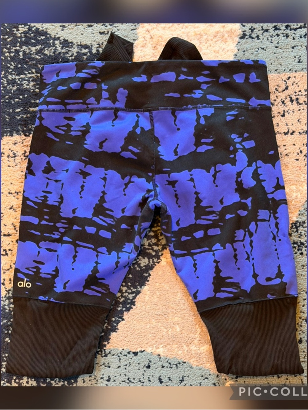 Alo Yoga High Waist Leggings Blue/Black Abstract Print Size Large - Picture 2 of 4